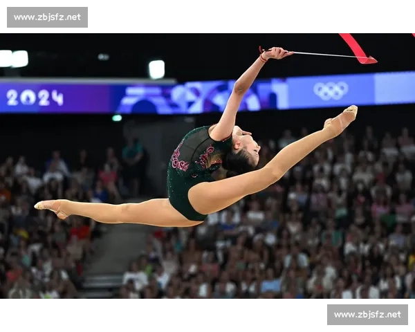 体操女神的惊艳一跳,征服全场,网友:这才是艺术! 体操女神的惊艳一跳,征服全场,网友:这才是艺术!