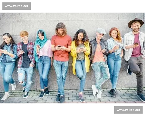 意大利队官方社交媒体互动，与球迷的零距离接触