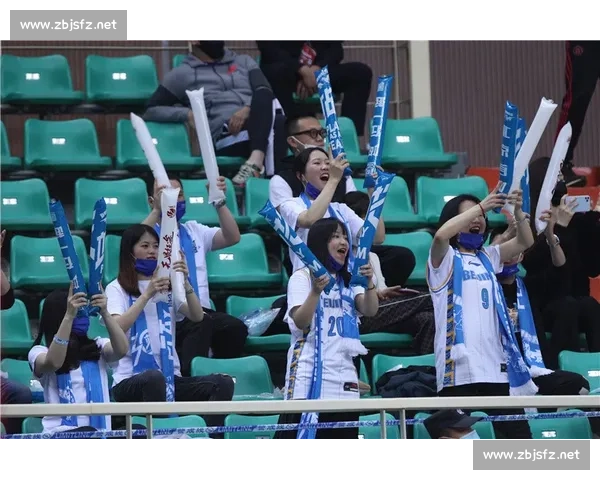 红钻球迷燃情助威，一场胜利能否点燃球队斗志