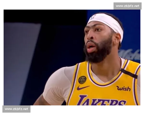 谁能笑到最后和平精英总决赛现场，悬念迭起！